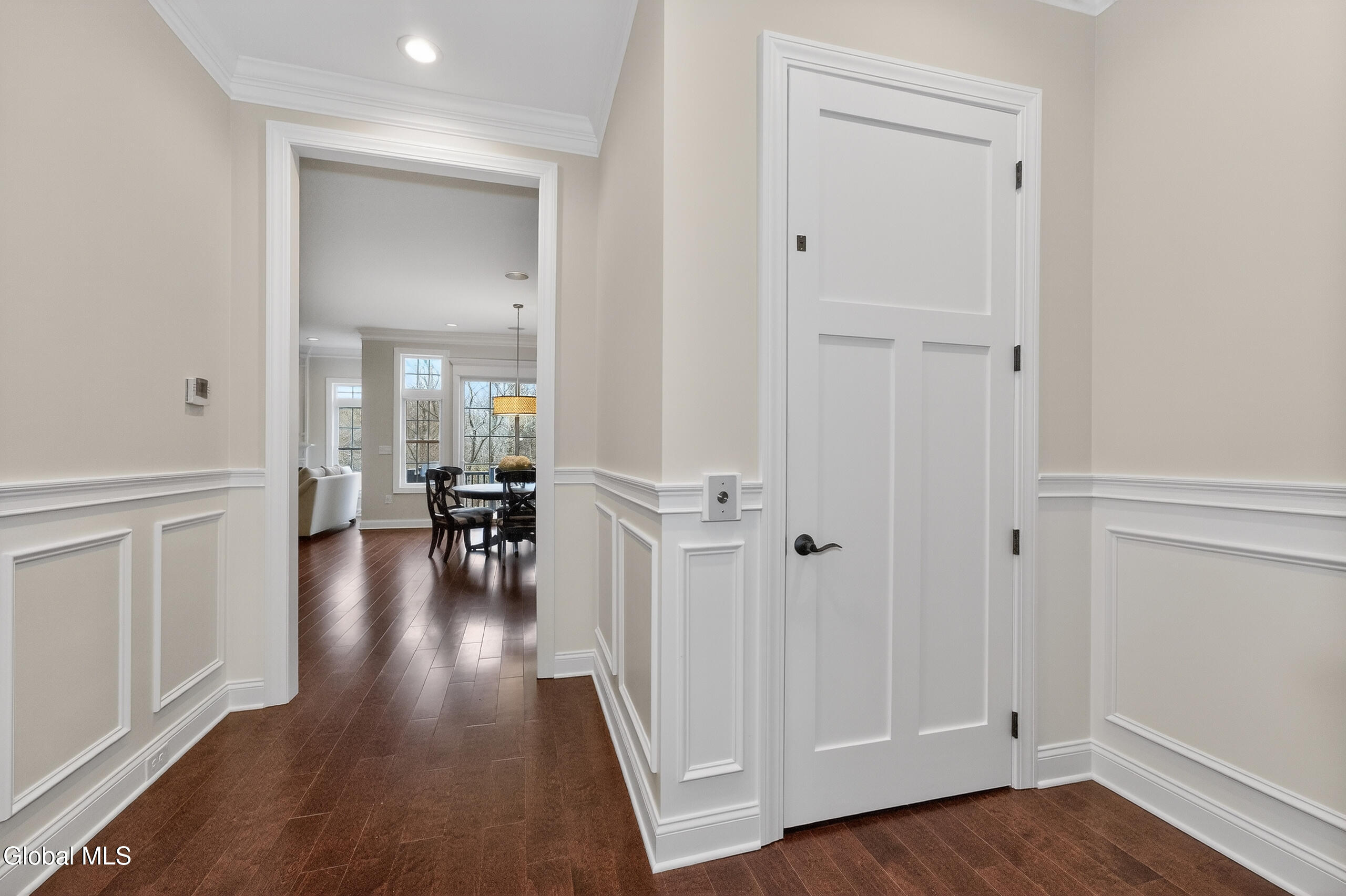 38 Cambridge Way Colonie, NY 12110 - Photo 12 of 57 1 Entryway 2