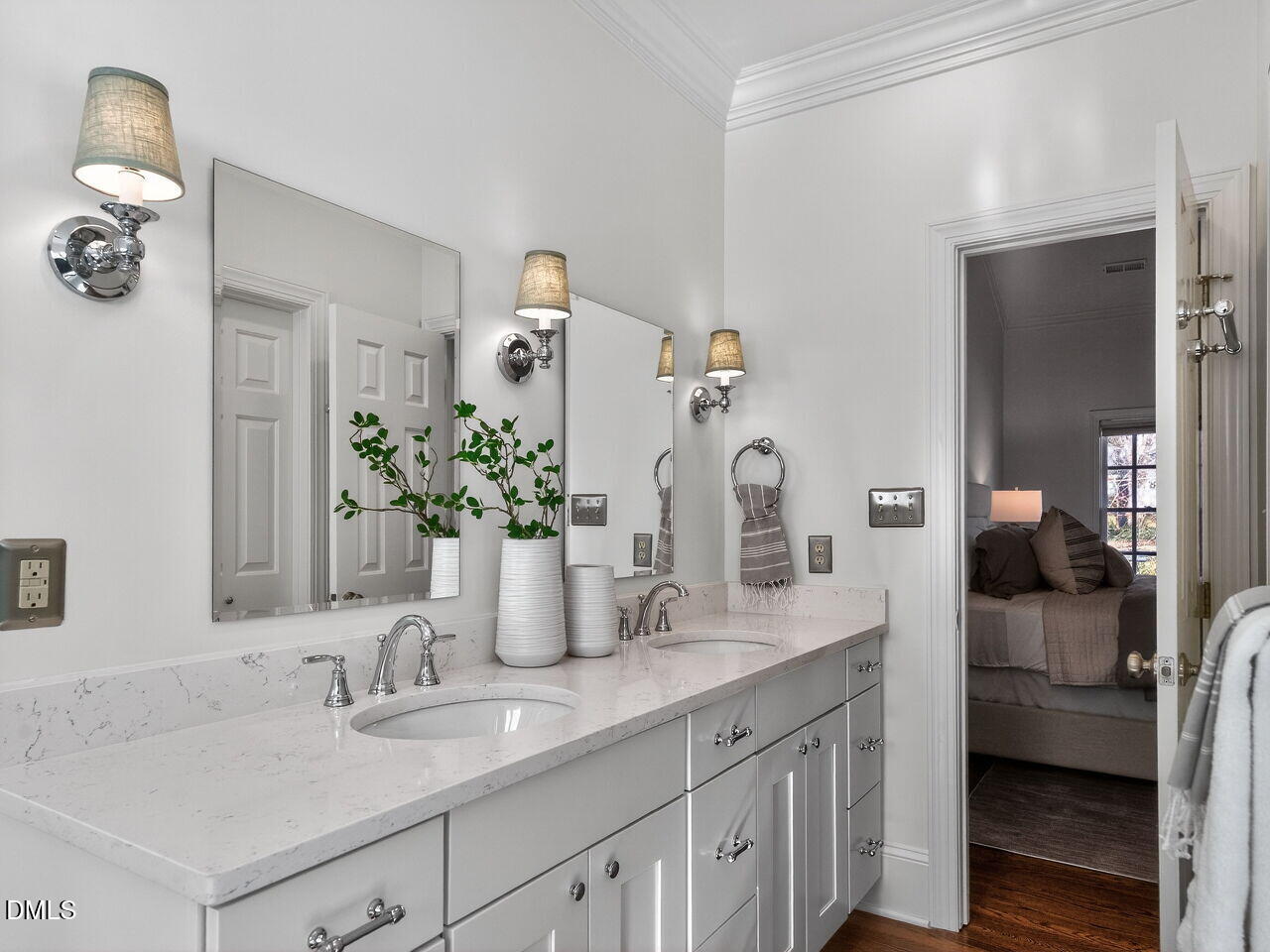 2210 Oxford Road Raleigh, NC 27608 - Photo 23 of 37 026-1280x960-primary-bath
