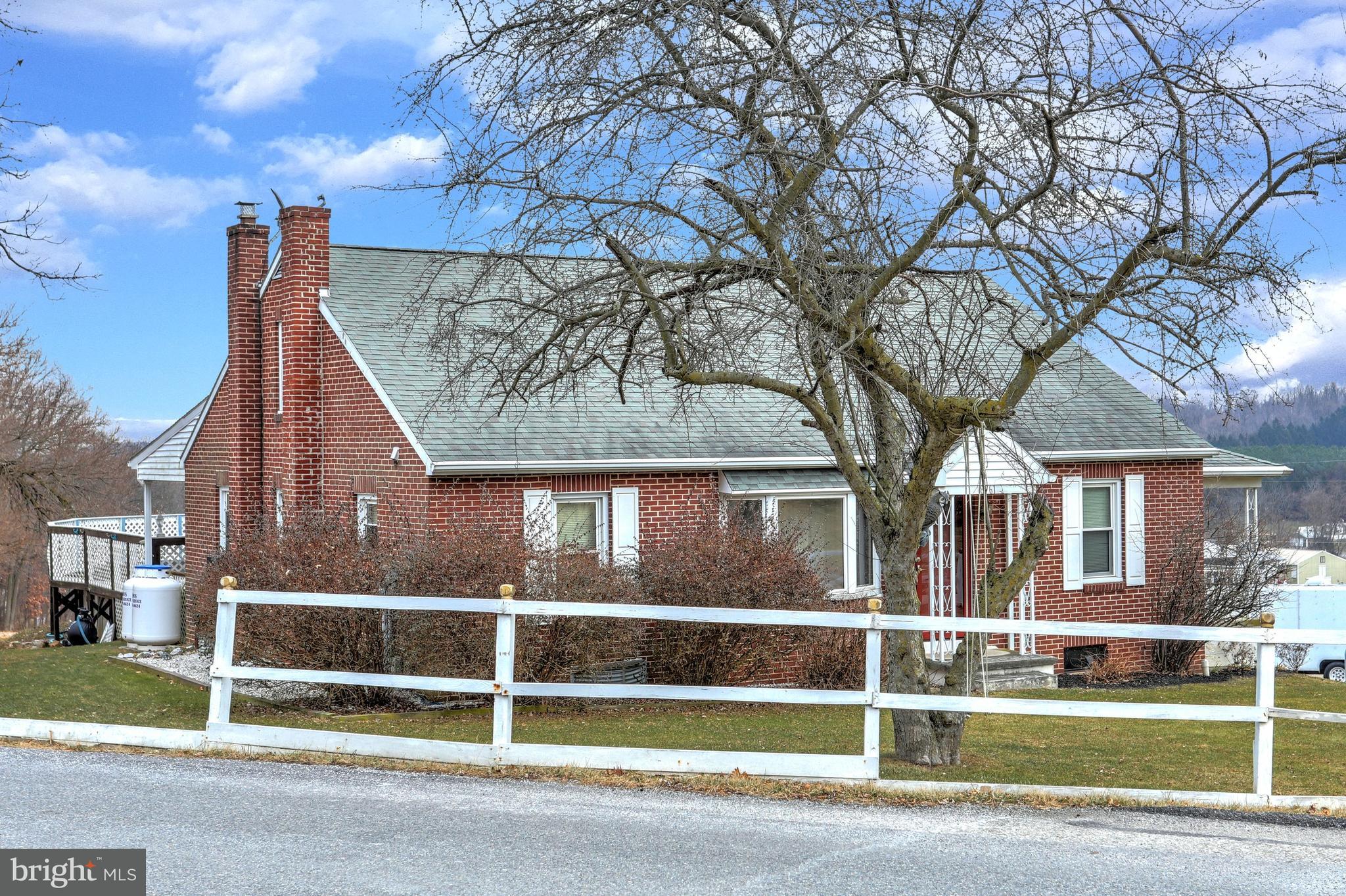 8961 Orchard Road Spring Grove, PA 17362 - Photo 3 of 44