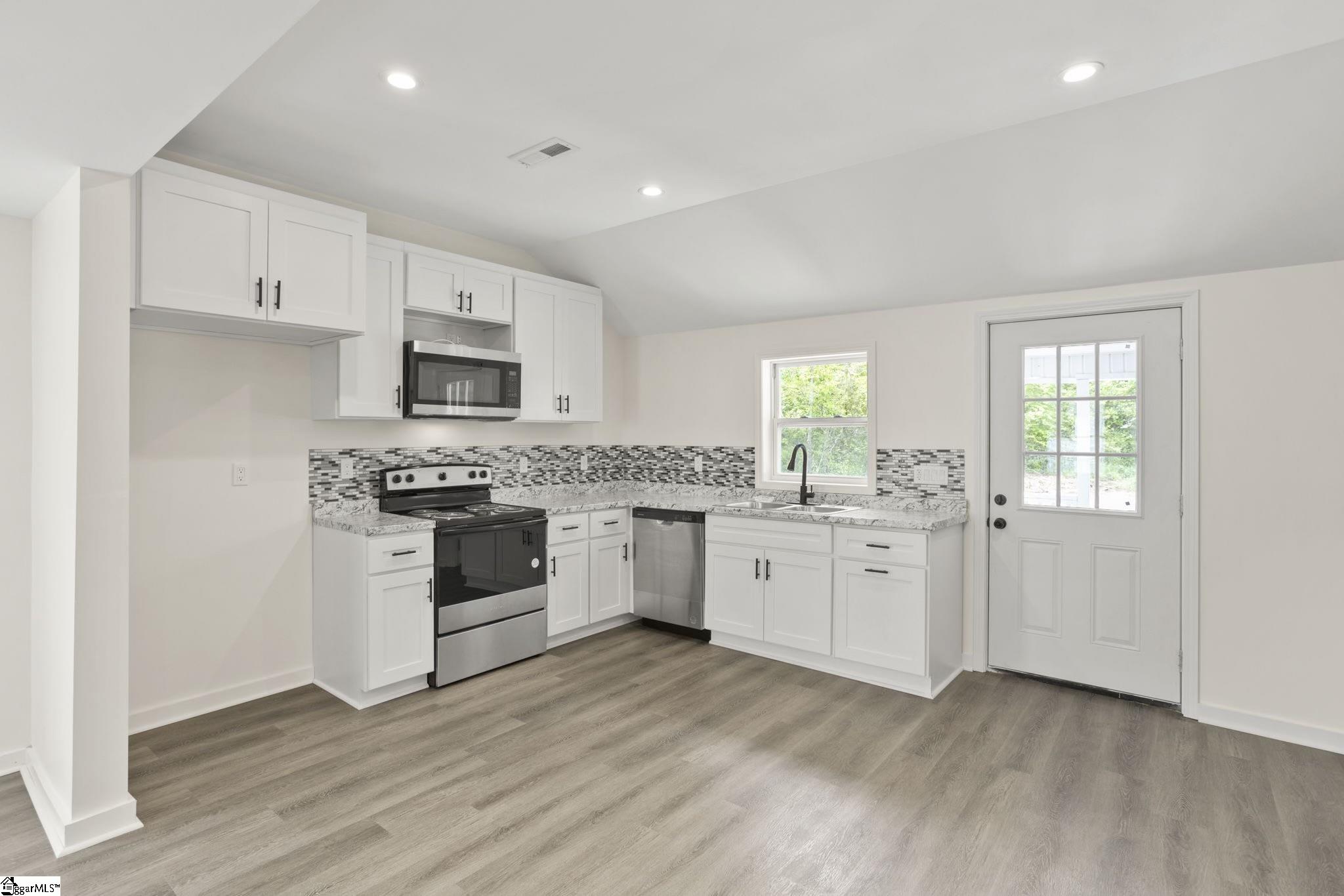 203 Orr Street Honea Path, SC 29654 - Photo 8 of 23