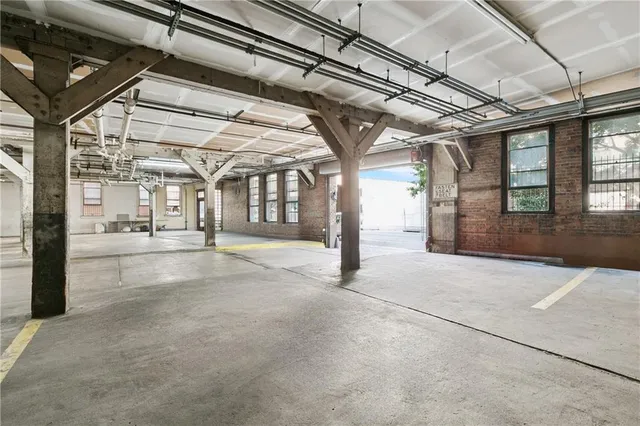 $2,550 | 404 Notre Dame Street, Unit 5, New Orleans, LA 70130