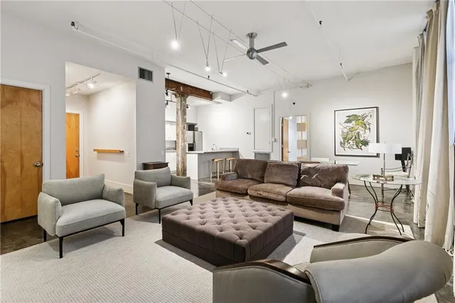 $2,550 | 404 Notre Dame Street, Unit 5, New Orleans, LA 70130