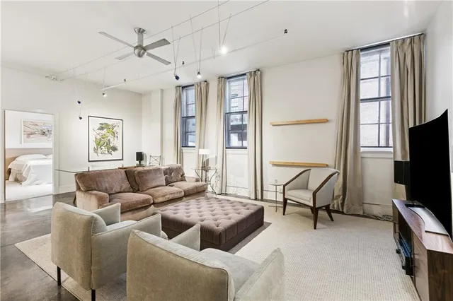 $2,550 | 404 Notre Dame Street, Unit 5, New Orleans, LA 70130