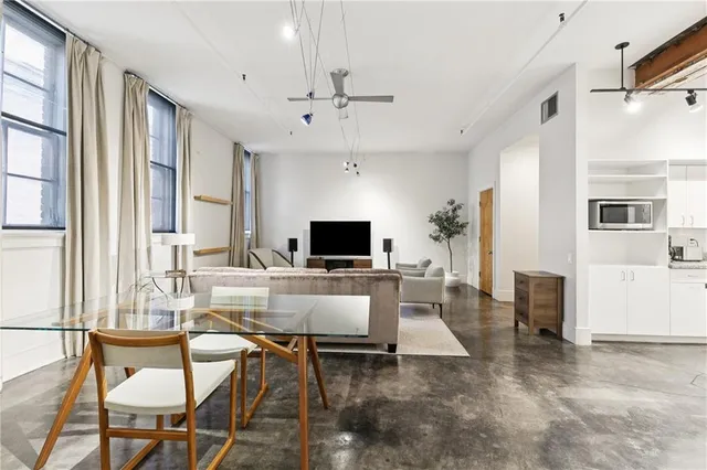 $2,550 | 404 Notre Dame Street, Unit 5, New Orleans, LA 70130