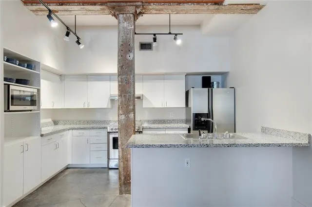 $2,550 | 404 Notre Dame Street, Unit 5, New Orleans, LA 70130