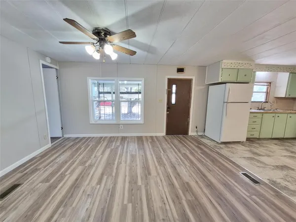 $110,000 | 18565 Southeast 24th Lane, Ocklawaha, FL 32179