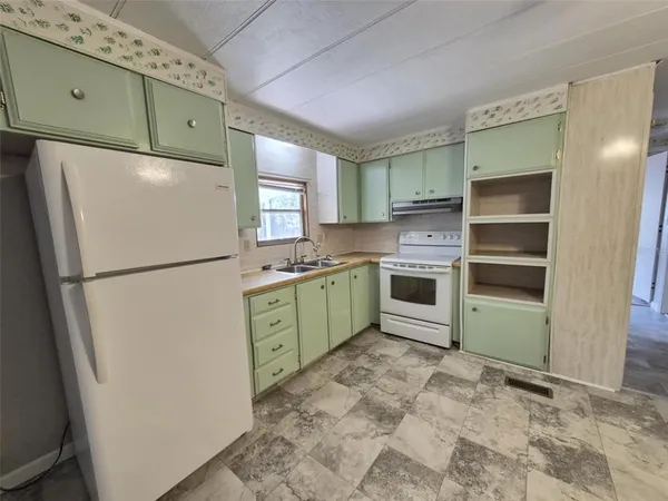 $110,000 | 18565 Southeast 24th Lane, Ocklawaha, FL 32179