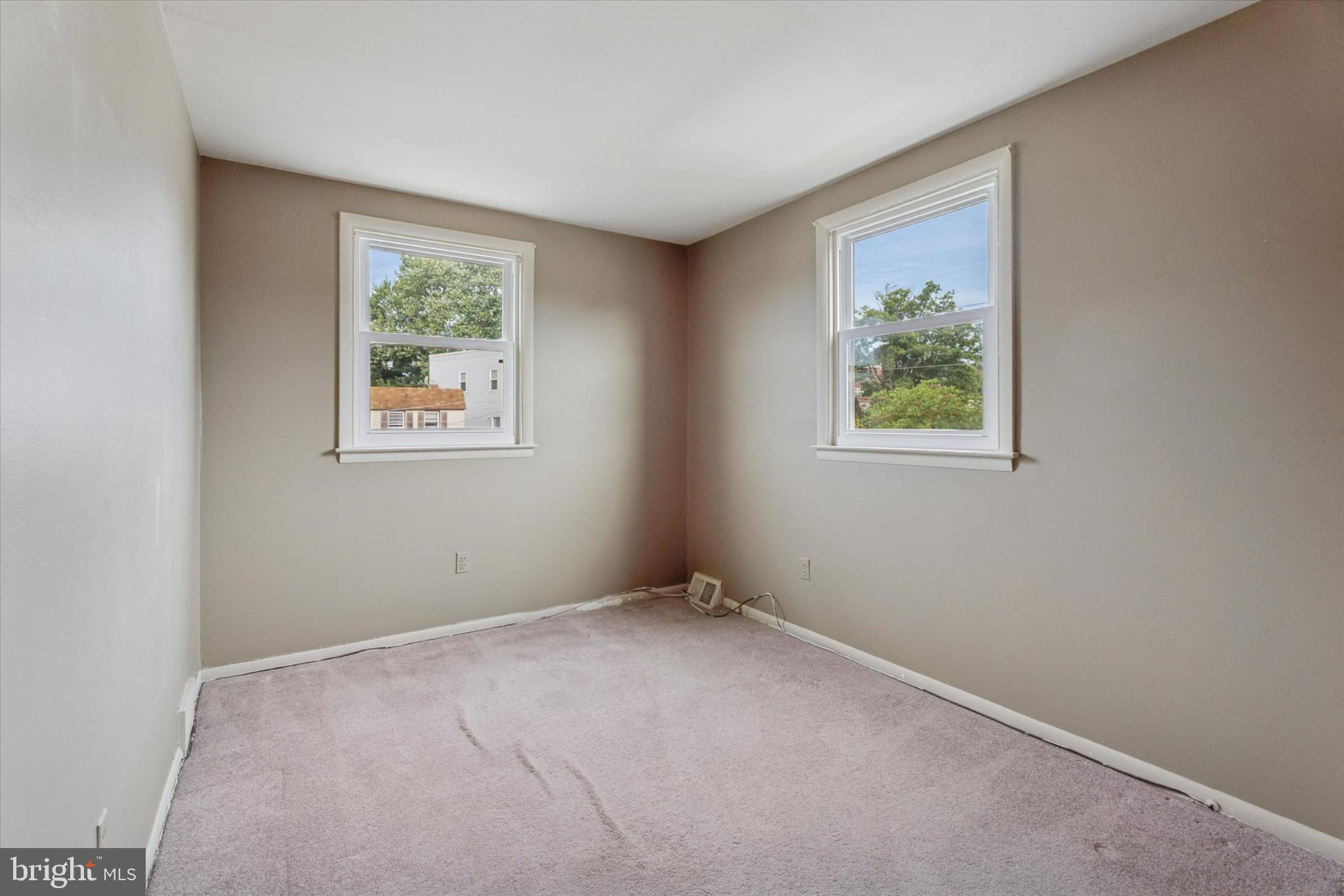 7429 Keiffer Street Philadelphia, PA 19128 - Photo 20 of 35 an empty room with windows