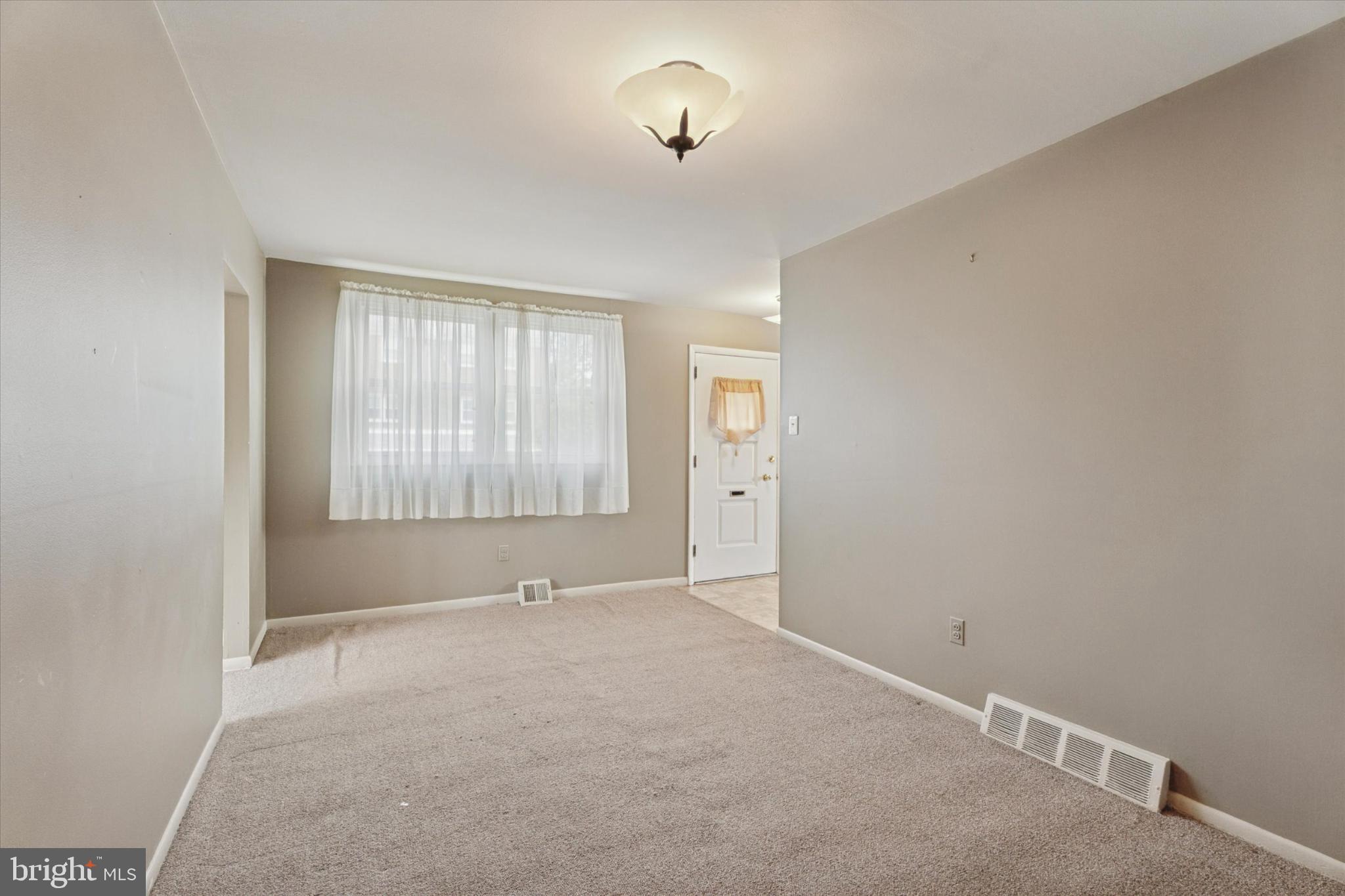 7429 Keiffer Street Philadelphia, PA 19128 - Photo 8 of 35 an empty room with windows