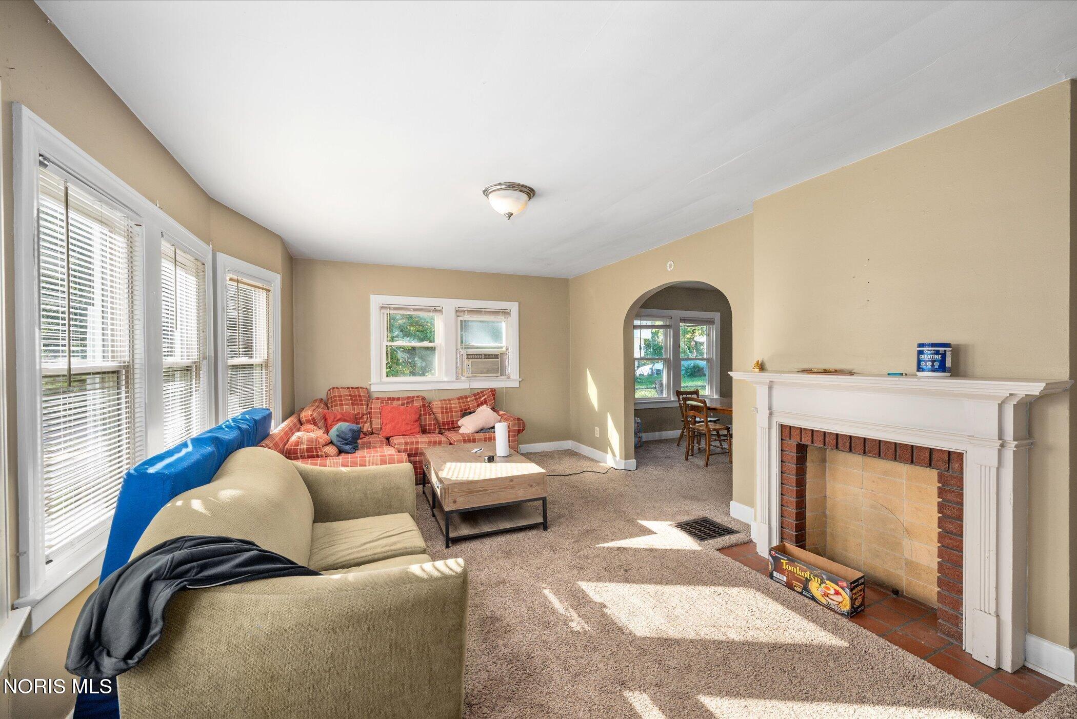 2111 Kensington Road Toledo, OH 43607 - Photo 7 of 30 Gallery Image 7