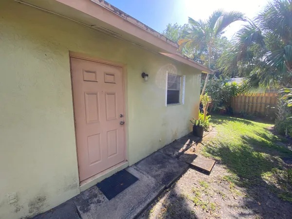 $2,200 | 1104 Northeast 3rd Avenue, Delray Beach, FL 33444