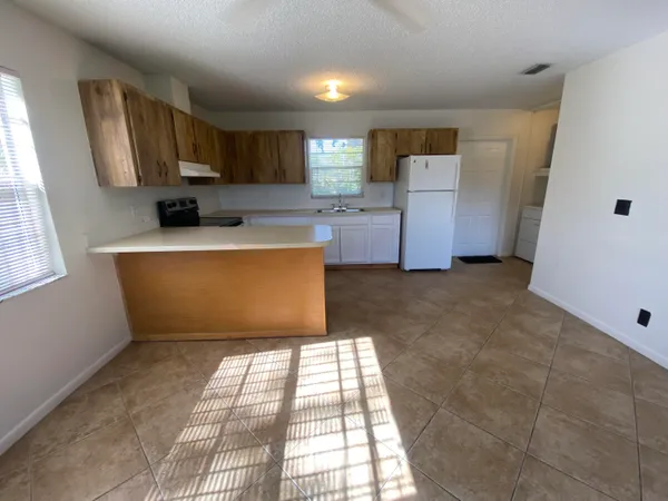 $2,200 | 1104 Northeast 3rd Avenue, Delray Beach, FL 33444