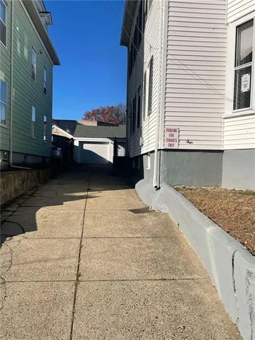 $2,000 | 30 Fallon Avenue, Unit 1, Providence, RI 02908