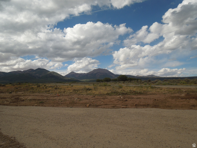 80 Stone Road South, Unit 5 La Sal, UT 84530 - Photo 1 of 3 Mountain view