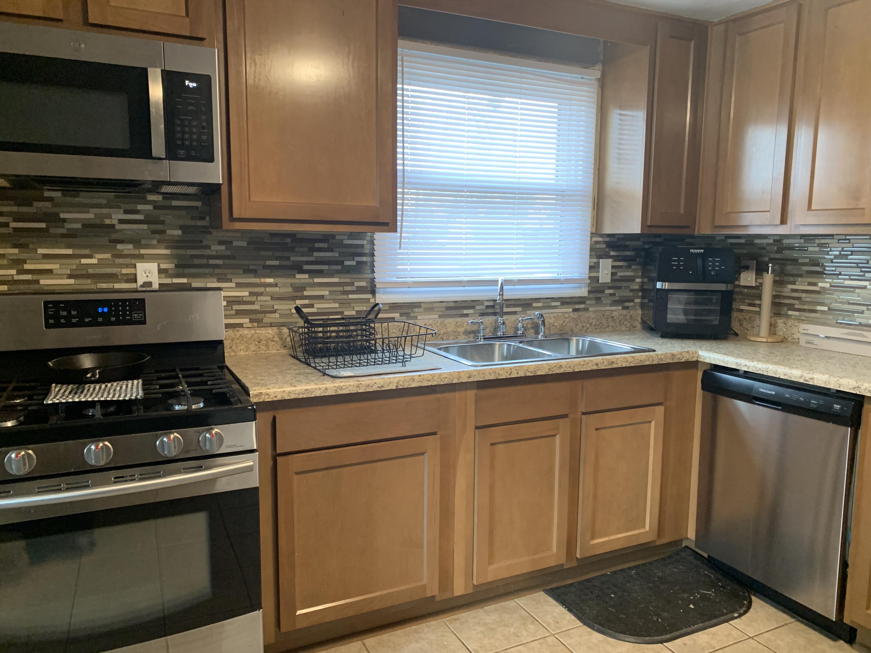 226 Englewood Road Springfield, OH 45503 - Photo 11 of 21 Gallery Image 11