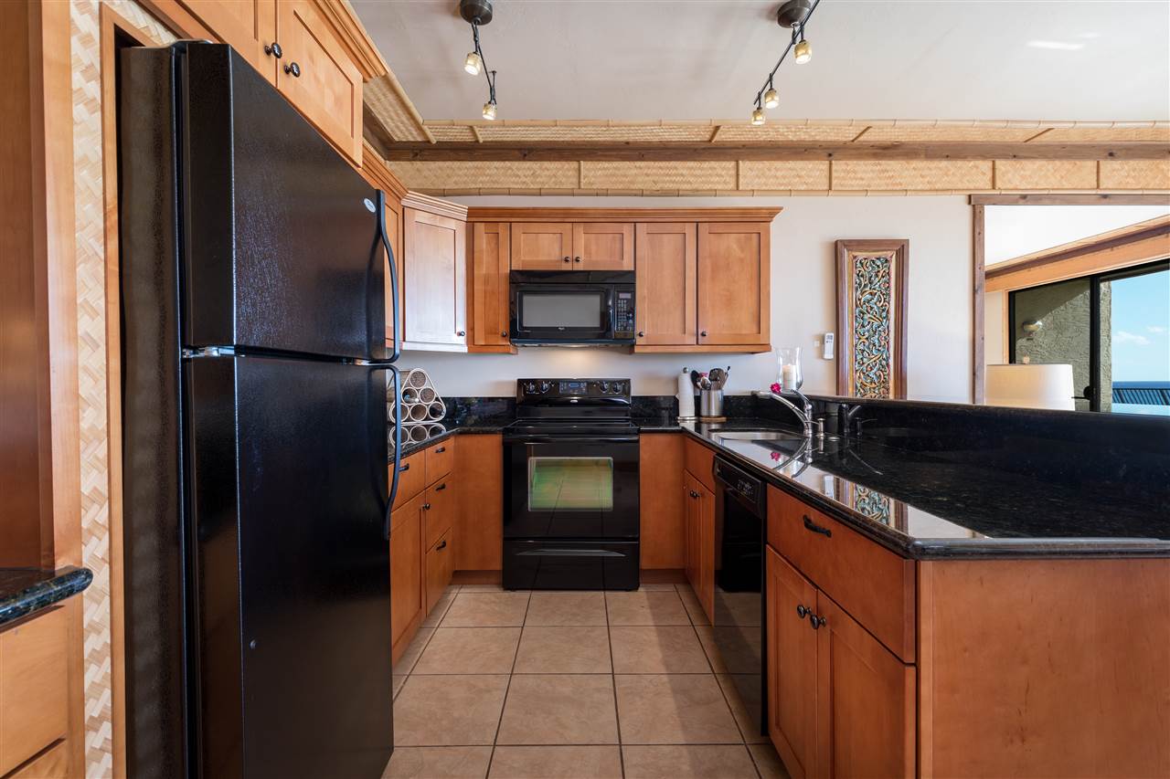 5295 Lower Honoapiilani Road, Unit B32 Lahaina, HI 96761 - Photo 7 of 29 Gallery Image 7