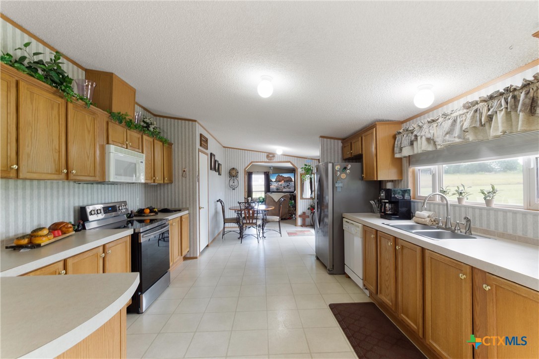 5231 State Highway 95 Temple, TX 76502 - Photo 6 of 24 Kitchen