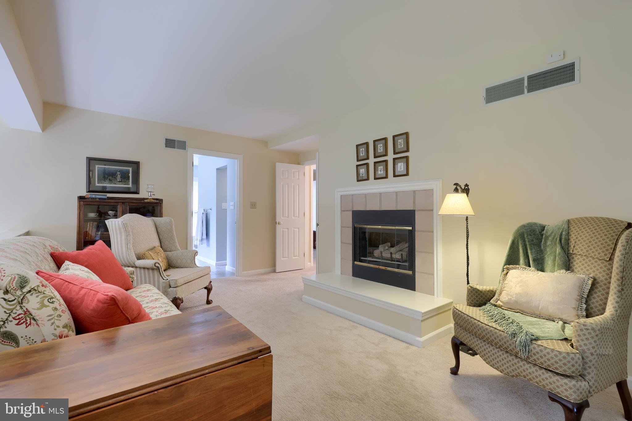 2410 Butter Road Lancaster, PA 17601 - Photo 25 of 58 2nd level - Owner's suite sitting area