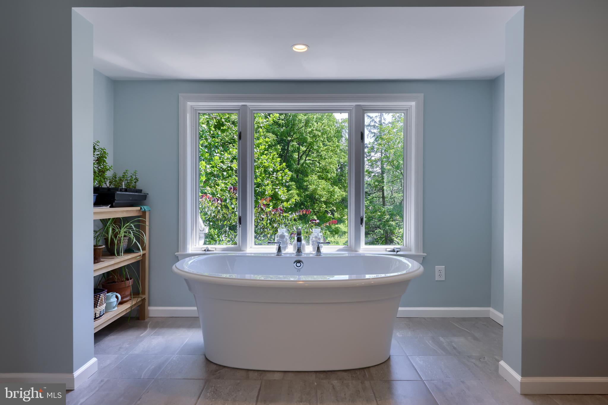 2410 Butter Road Lancaster, PA 17601 - Photo 28 of 58 2nd level - Owner's bath
