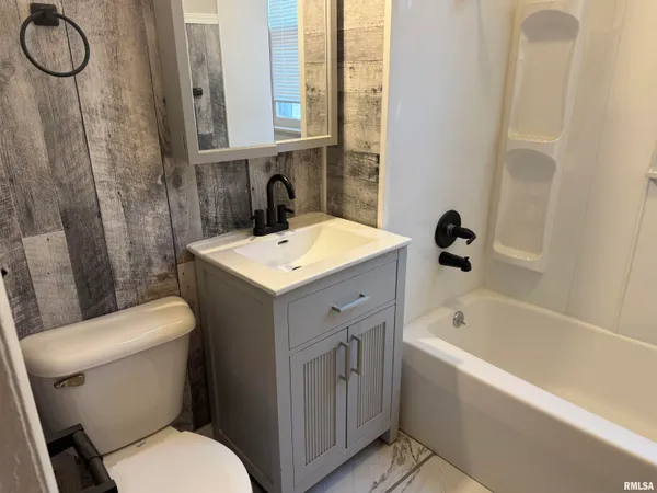 $96,000 | 2129 North Wisconsin Avenue, Peoria, IL 61603