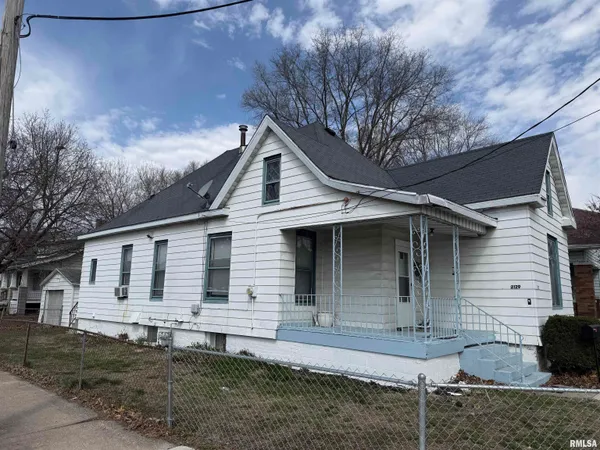$96,000 | 2129 North Wisconsin Avenue, Peoria, IL 61603