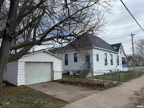 $96,000 | 2129 North Wisconsin Avenue, Peoria, IL 61603