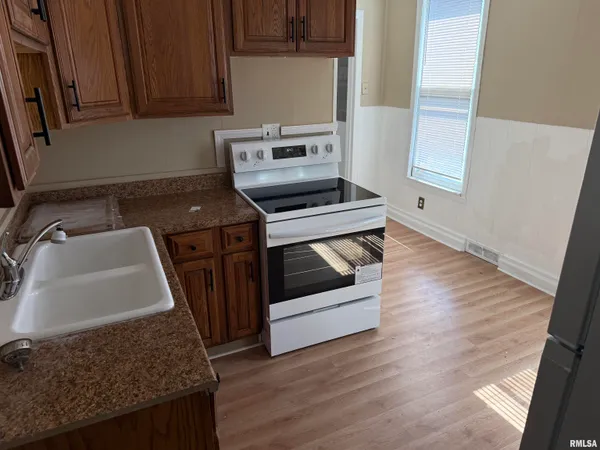 $96,000 | 2129 North Wisconsin Avenue, Peoria, IL 61603