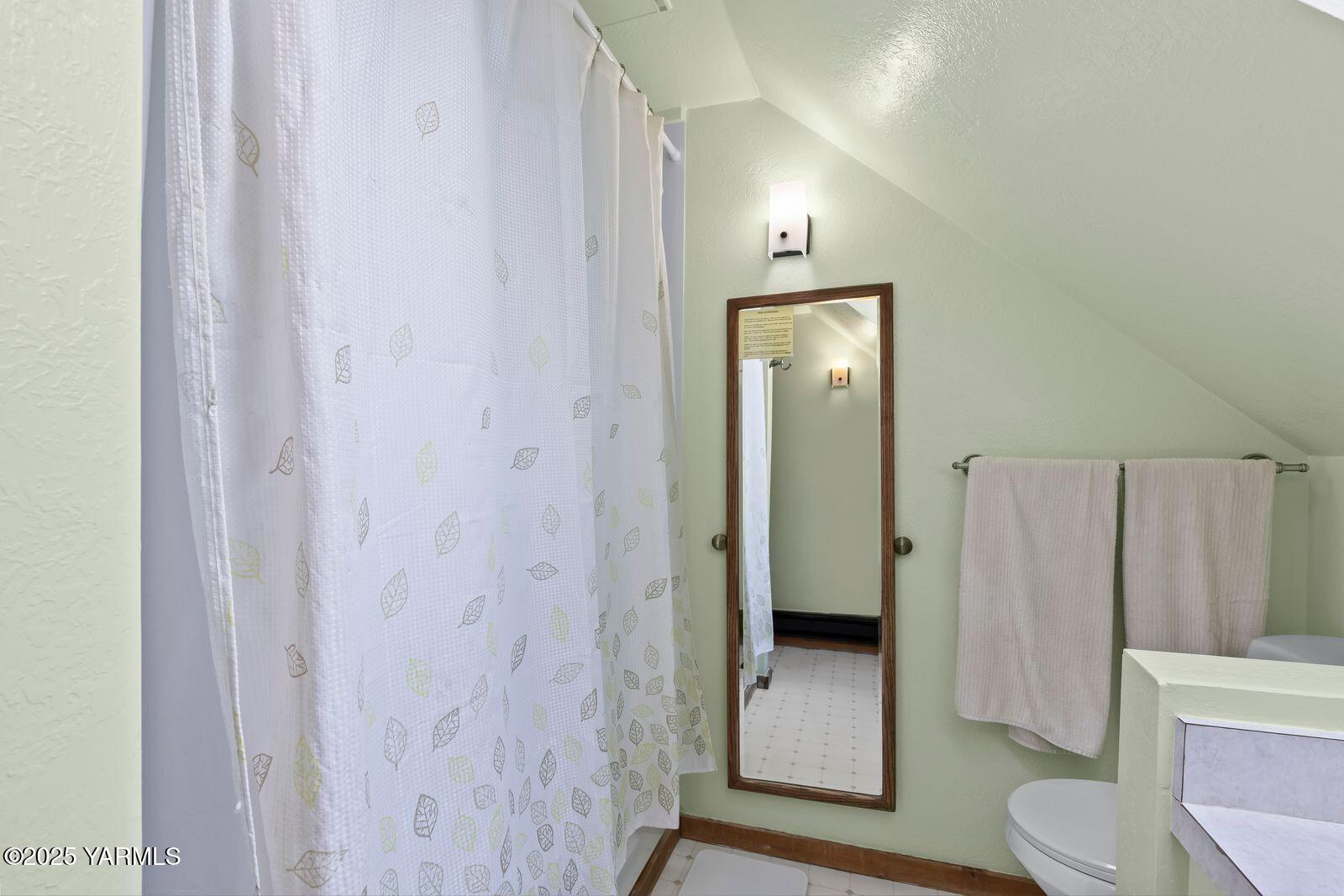 592 Livengood Road Cowiche, WA 98923 - Photo 26 of 32 26- Upstairs Bathroom