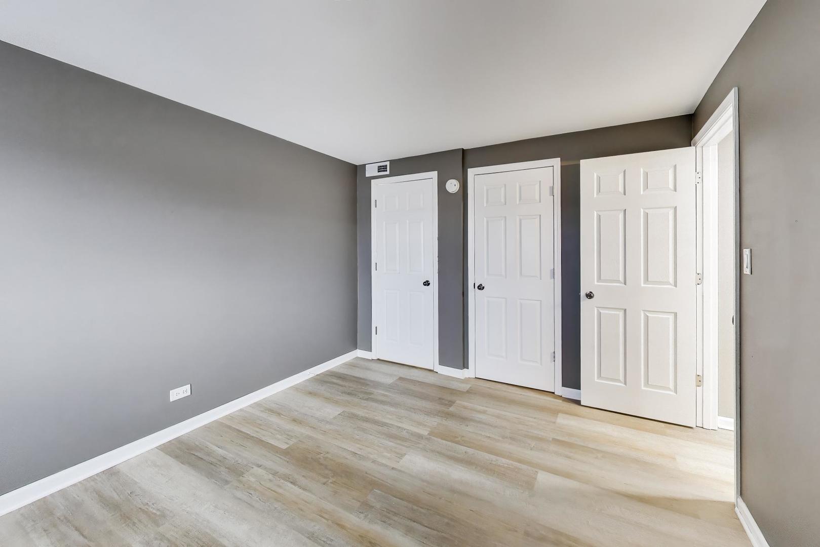 22 North Pistakee Lake Road, Unit 3E Fox Lake, IL 60020 - Photo 11 of 27