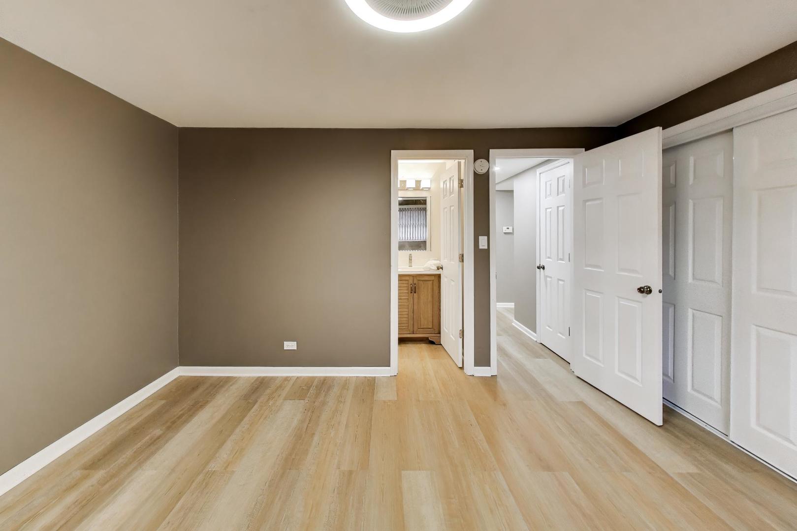 22 North Pistakee Lake Road, Unit 3E Fox Lake, IL 60020 - Photo 13 of 27