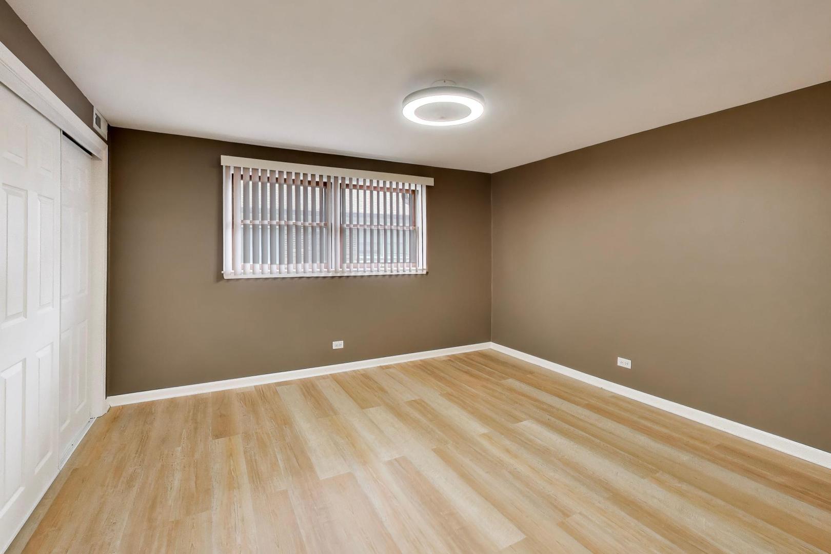 22 North Pistakee Lake Road, Unit 3E Fox Lake, IL 60020 - Photo 15 of 27