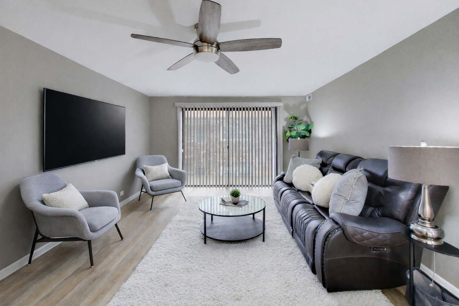 22 North Pistakee Lake Road, Unit 3E Fox Lake, IL 60020 - Photo 5 of 27