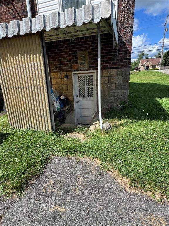 44 Forest Grove Road Coraopolis, PA 15108 - Photo 4 of 6 Separate walk out entrance to lower level
