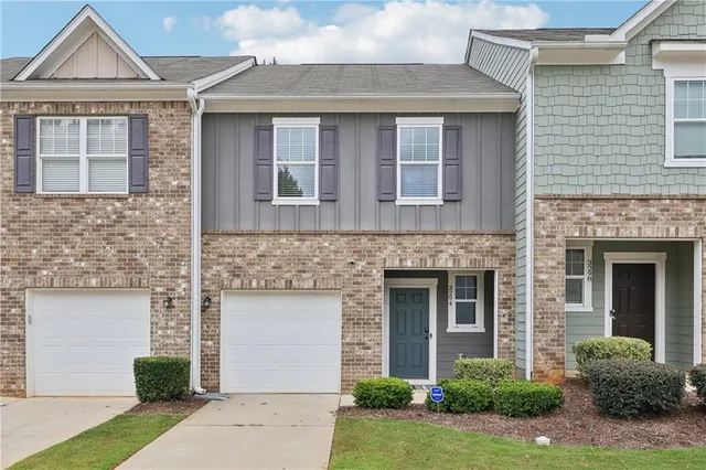 $1,950 | 3294 Tarian Way, Decatur, GA 30034