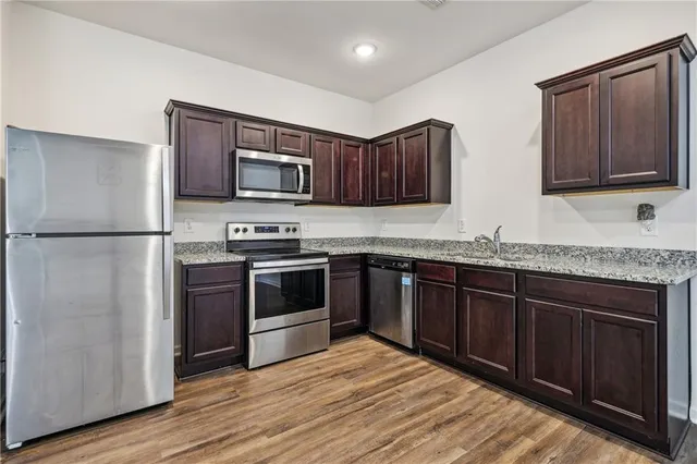 $1,950 | 3294 Tarian Way, Decatur, GA 30034