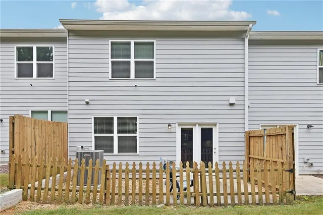 $1,950 | 3294 Tarian Way, Decatur, GA 30034