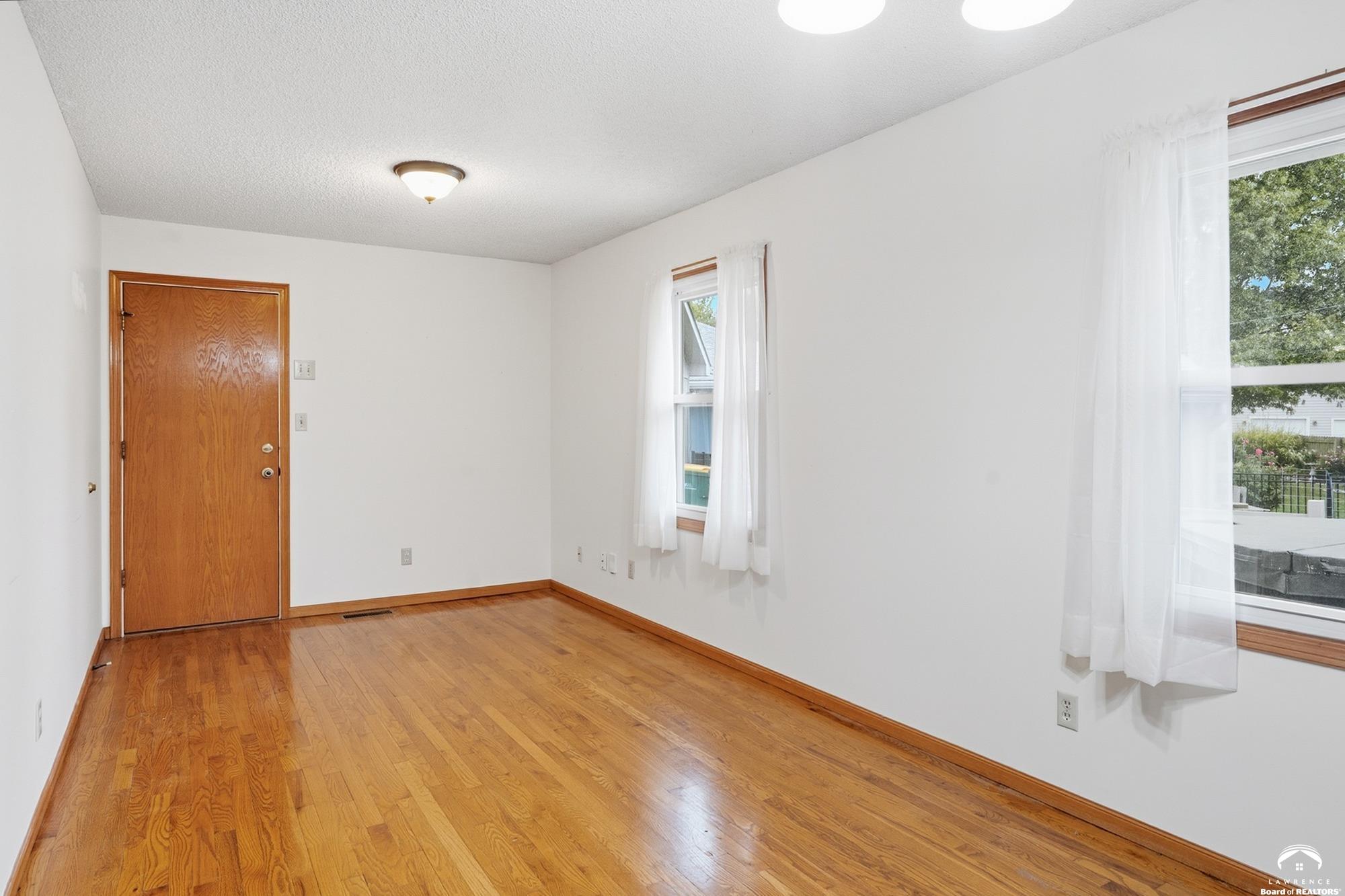 7225 Southwest Marian Road Topeka, KS 66614 - Photo 11 of 49