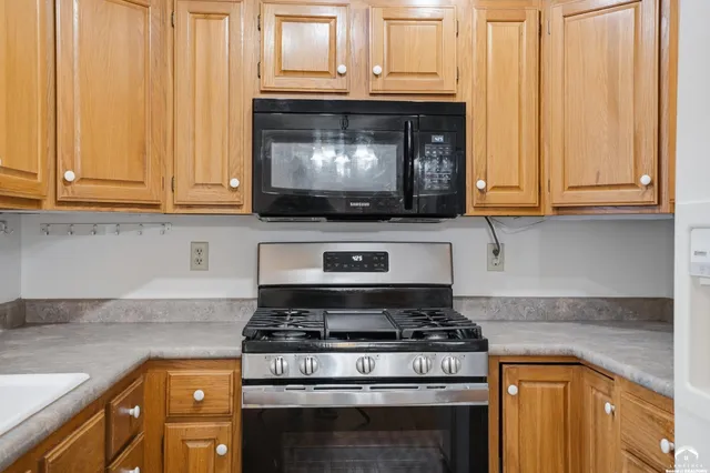 $272,900 | 7225 Southwest Marian Road, Topeka, KS 66614