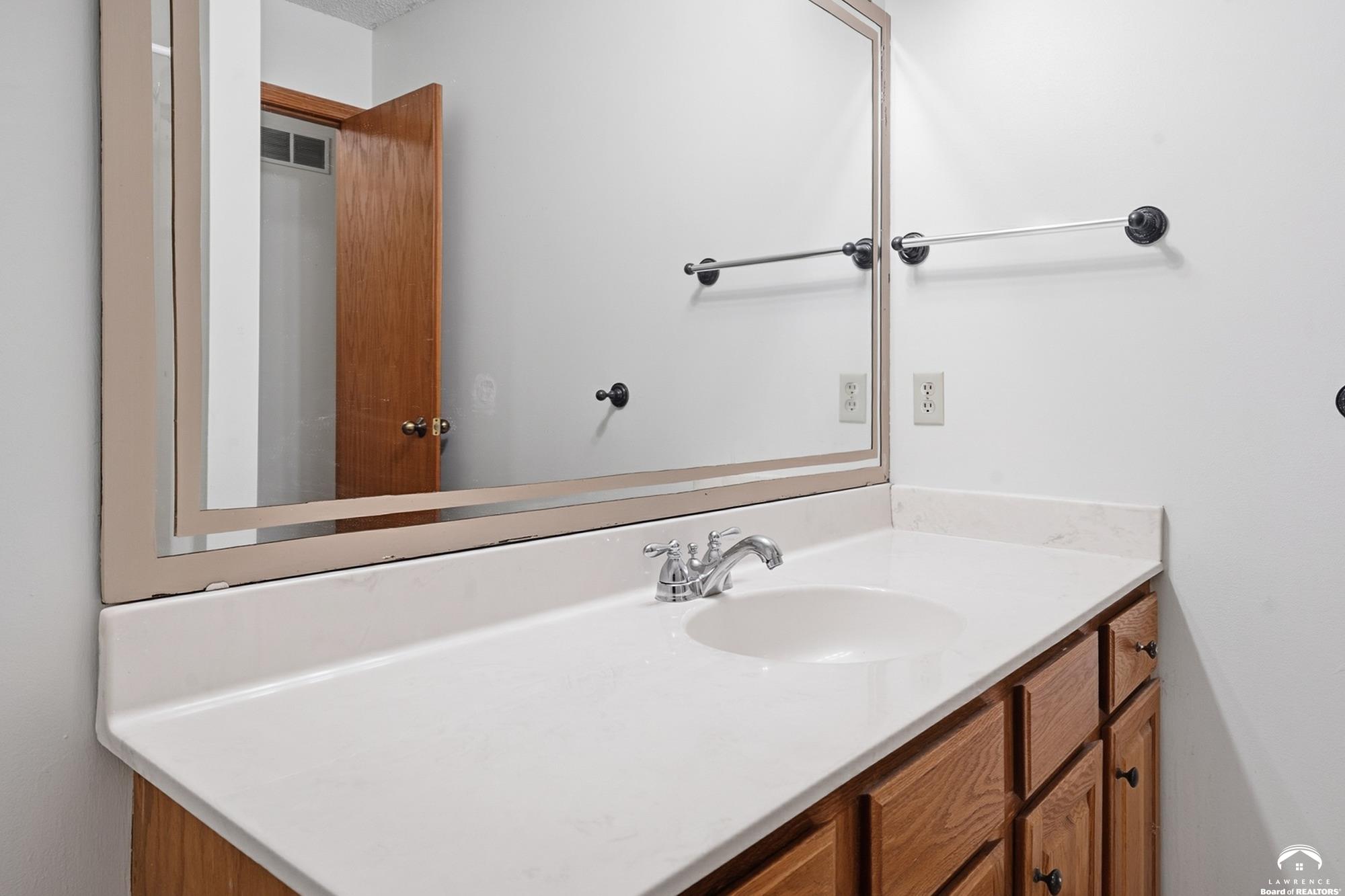 7225 Southwest Marian Road Topeka, KS 66614 - Photo 19 of 49