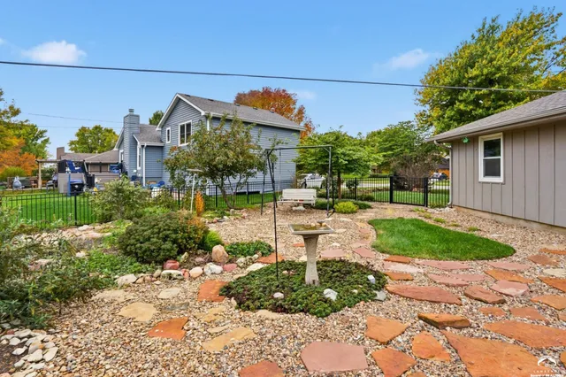 $272,900 | 7225 Southwest Marian Road, Topeka, KS 66614