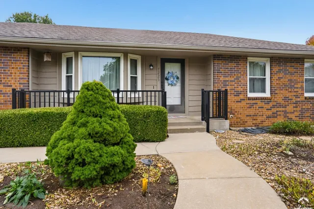 $272,900 | 7225 Southwest Marian Road, Topeka, KS 66614