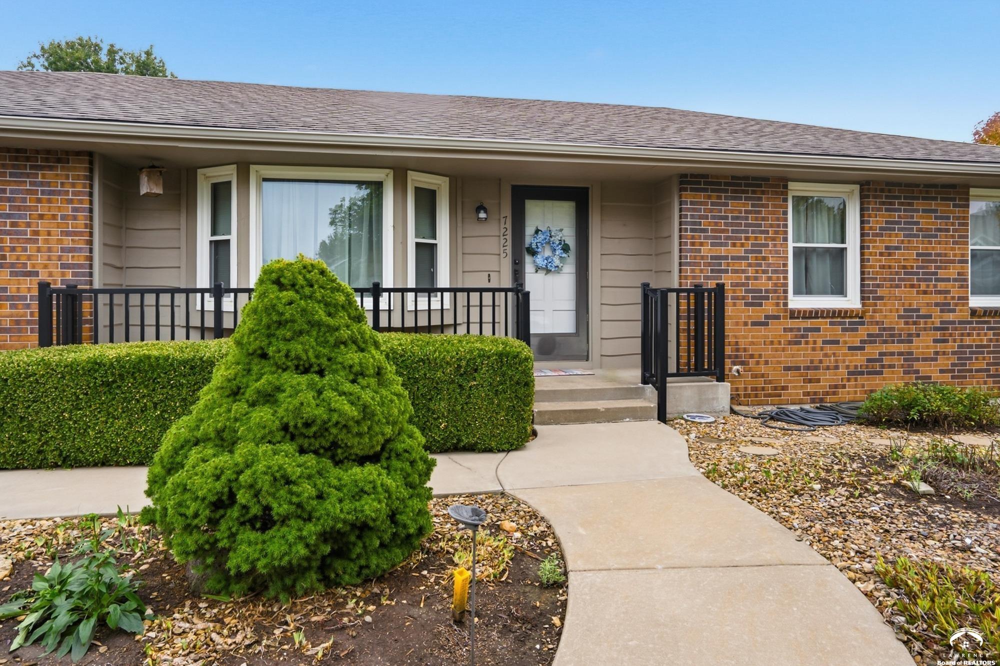 7225 Southwest Marian Road Topeka, KS 66614 - Photo 6 of 49