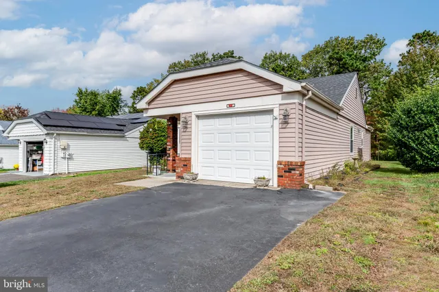 $294,000 | 69 Buckingham Drive, Southampton, NJ 08088