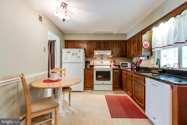 $294,000 | 69 Buckingham Drive, Southampton, NJ 08088