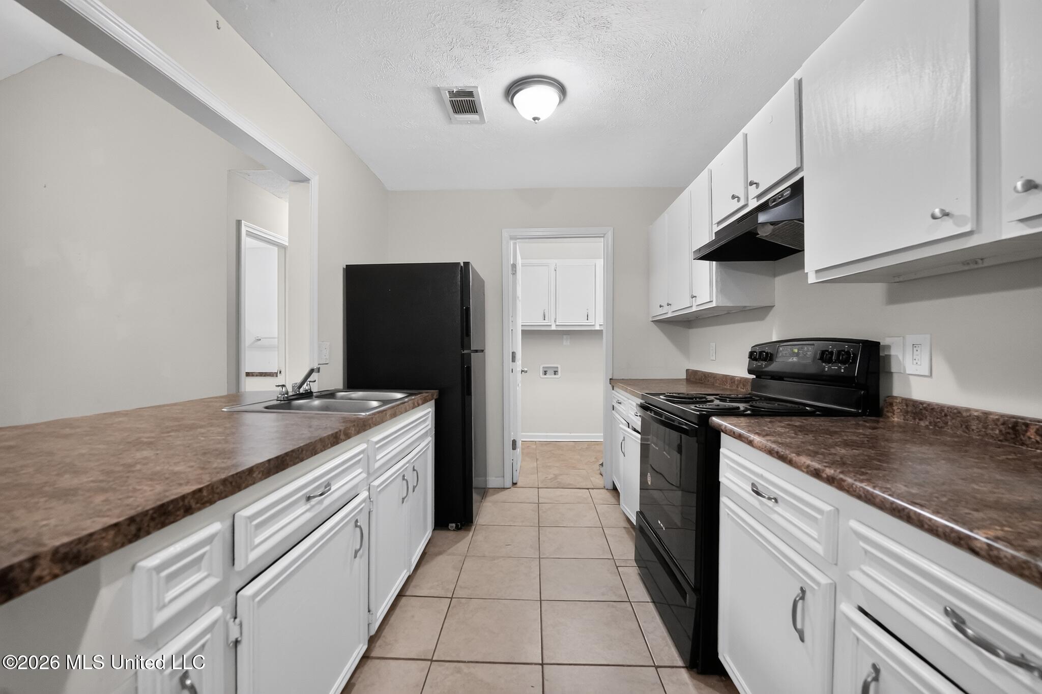 1407 Summit Avenue Jackson, MS 39212 - Photo 10 of 20 09_1407_Summit_Ave-Kitchen-8408