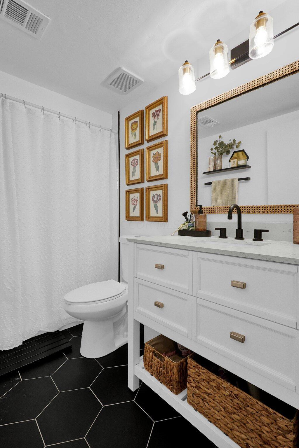 366 Hermitage Road Columbus, OH 43230 - Photo 23 of 30 Bath Lower