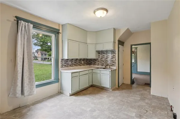 $89,900 | 655 New Castle Avenue, Sharon, PA 16146