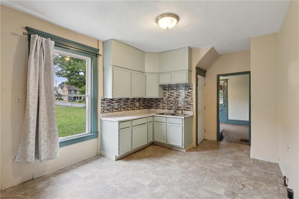 655 New Castle Avenue Sharon, PA 16146 - Photo 14 of 42