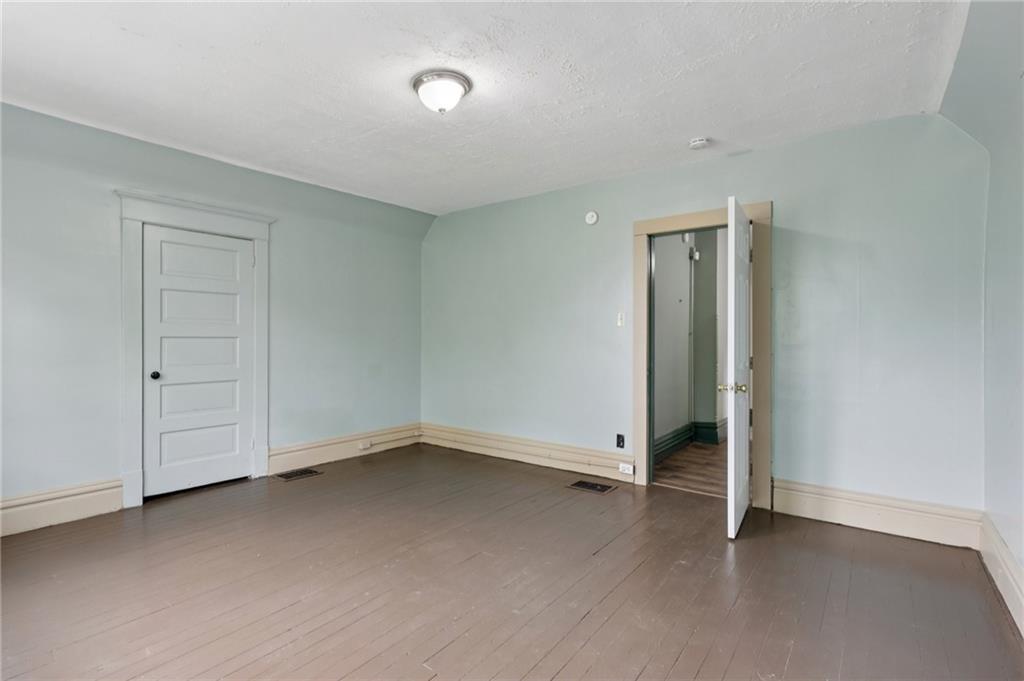 655 New Castle Avenue Sharon, PA 16146 - Photo 23 of 42