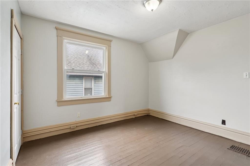 655 New Castle Avenue Sharon, PA 16146 - Photo 28 of 42